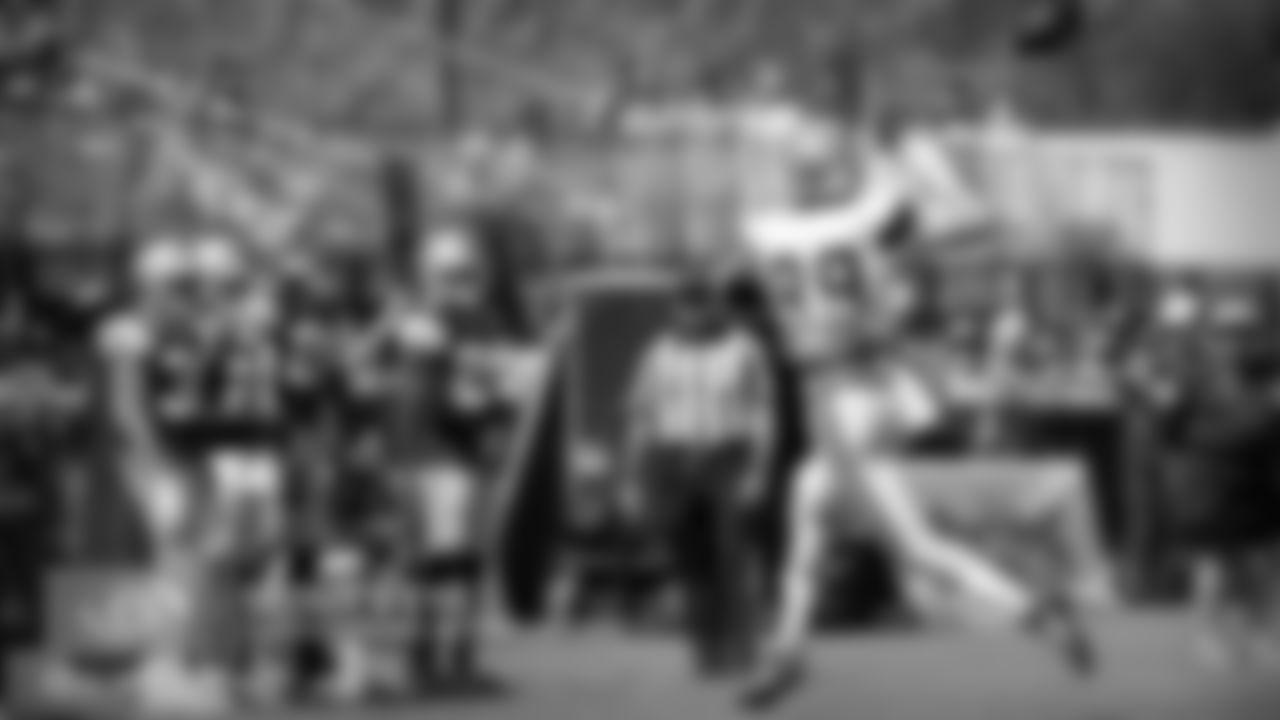 It wasn't an easy day for Dak Prescott, but what a clutch throw during the Compete Period in order to get his offense in field goal range for the win. Facing a double blitz up the middle, Prescott stood in there until the last possible moment with Leighton Vander Esch inches from his face. Prescott knew that Vander Esch wasn't going to lay him out, but the rush happened so quickly it was nice for Prescott to see him coming and get rid of the ball. He found an open Blake Jarwin, who made the reception on a driving Jeff Heath. It was great concentration by Jarwin to make the reception and get out of bounds.