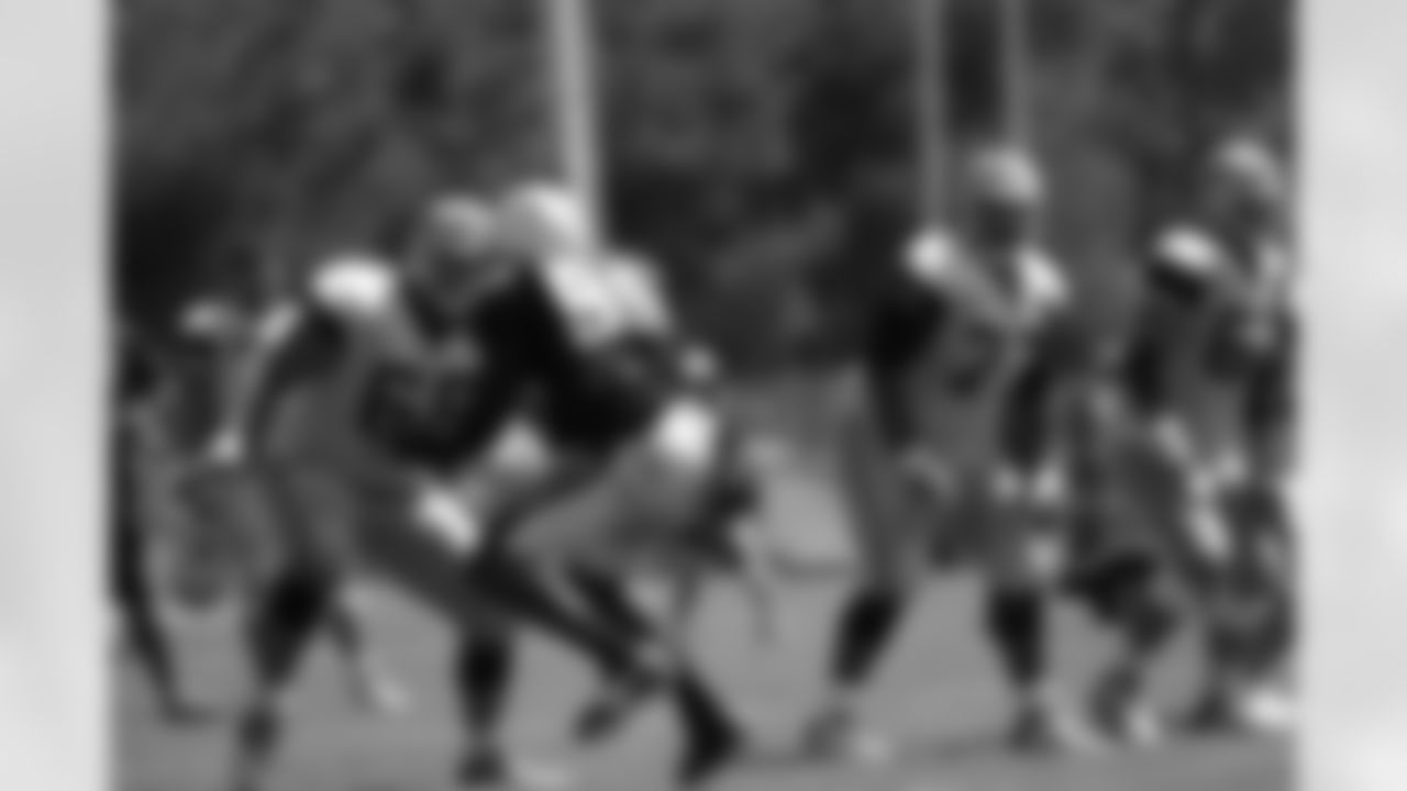 tempChargersCowboysPractice_082012_13.jpg