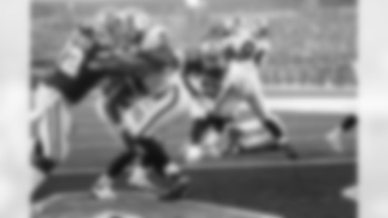 3 Cliff Harris :Cliff Harris was not only a punisher hitter, but a rangy athlete that found the ball in his hands. Harris had 29 career interceptions.