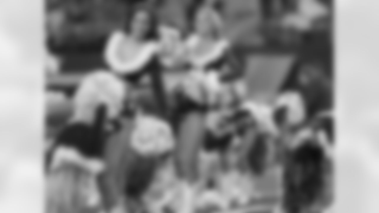 tempCheers_121713_25.jpg