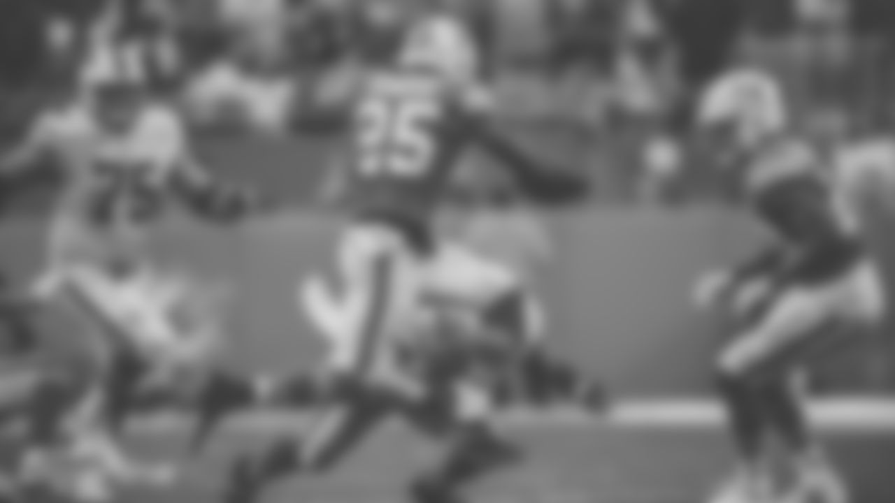 120218-BILLS-DOLPHINS-280