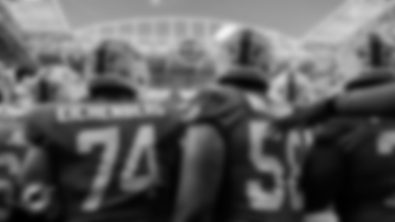 Miami Dolphins offensive tackle Liam Eichenberg (74) and offensive lineman Connor Williams (58) prepare before an NFL football game against the New York Jets Sunday, Jan. 8th, 2023 in Miami Gardens, Fla. (Lauren Sopourn/Miami Dolphins)