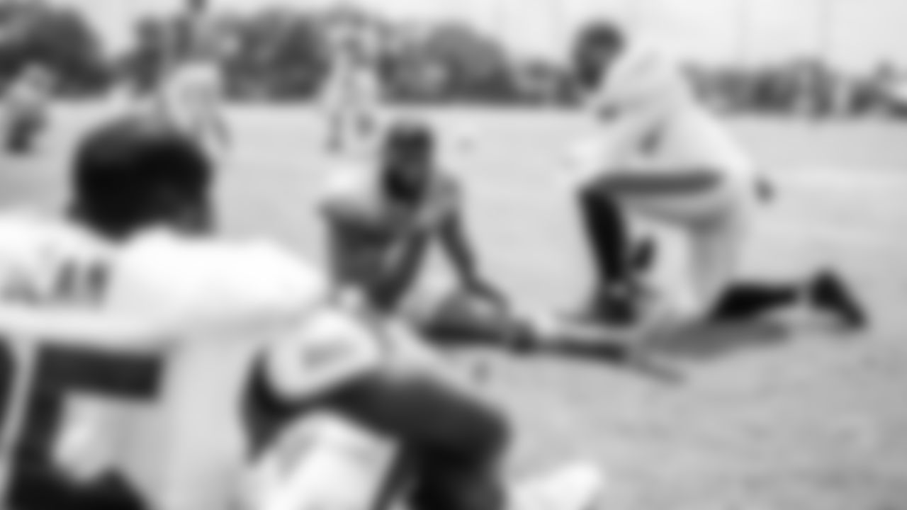 220810-TrainingCampJointPracticeBucs-BA051-2