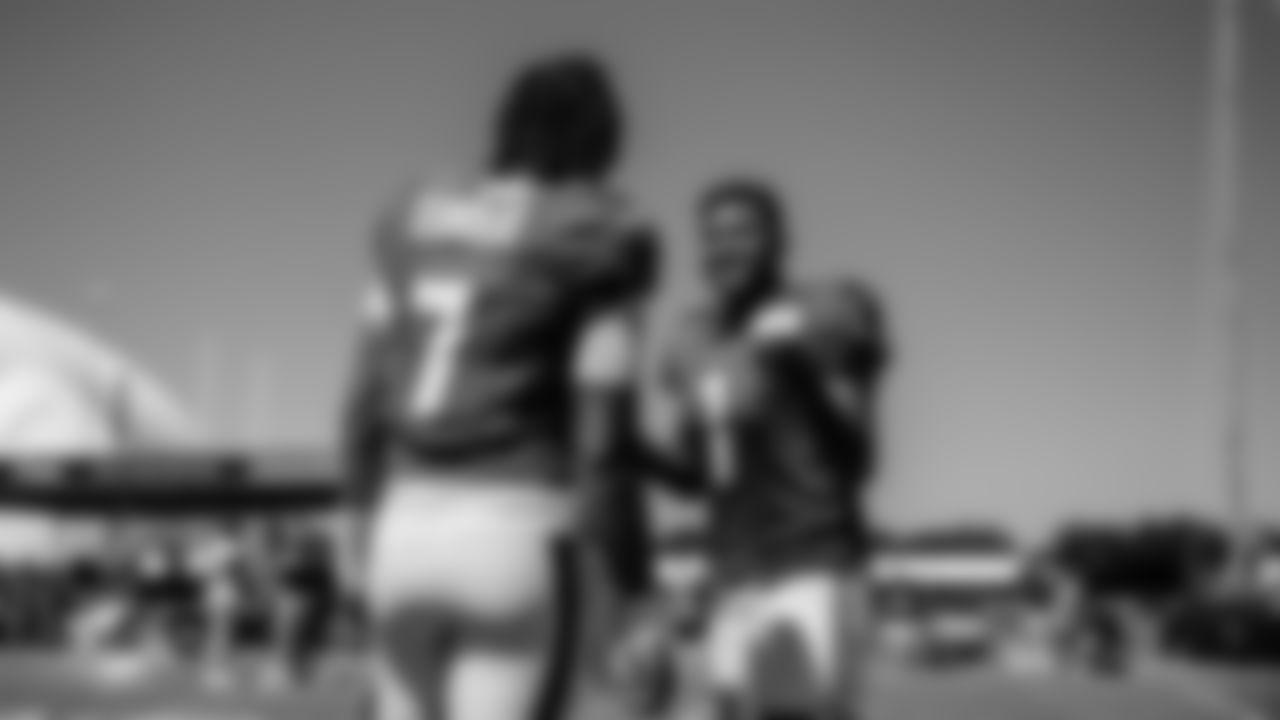 Houston Texans quarterback CJ Stroud (7) and ÅÝܽÊÓÆµ Dolphins quarterback Tua Tagovailoa (1) after the NFL team's training camp, Wednesday, Aug. 16, 2023, in Houston, Texas. (Tomas Diniz Santos/ÅÝܽÊÓÆµ Dolphins)