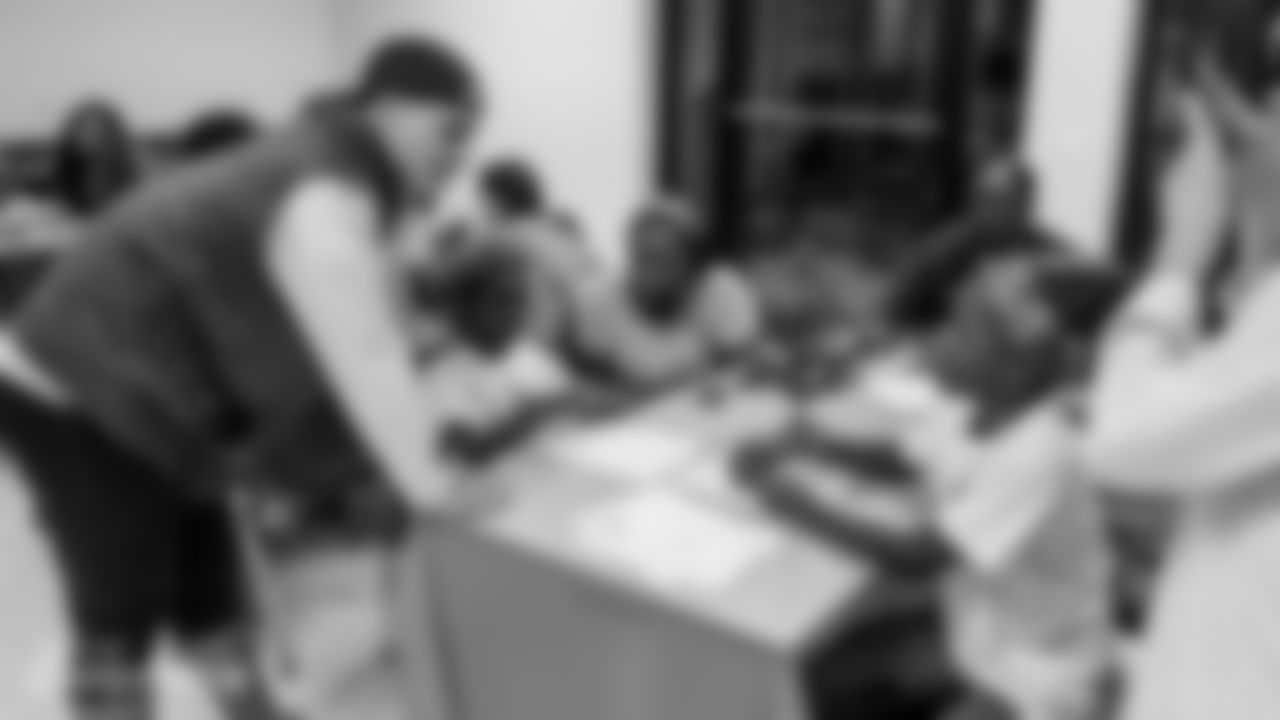 122018-KennyStillsHolidayEvent-CG0074
