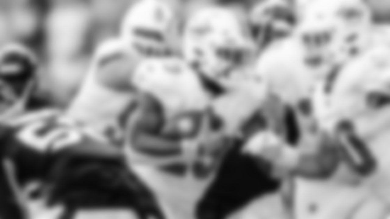 ÅÝܽÊÓÆµ Dolphins runningback Jeff Wilson Jr. (23) runs the ball during an NFL football game against the Houston Texans Sunday, November. 27th, 2022 in ÅÝܽÊÓÆµ Gardens, Fla. (AJ Shorter/ÅÝܽÊÓÆµ Dolphins)