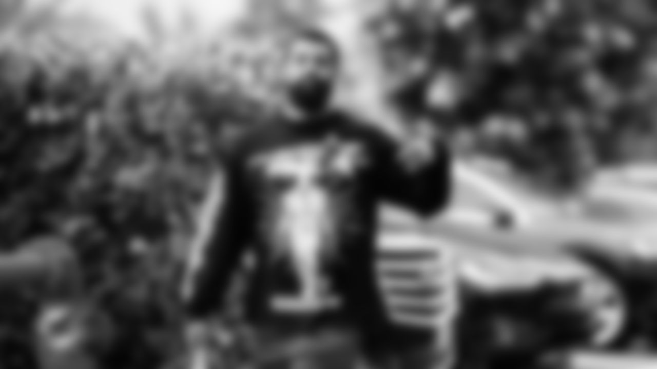 220726-TrainingCampArrivals-BA015
