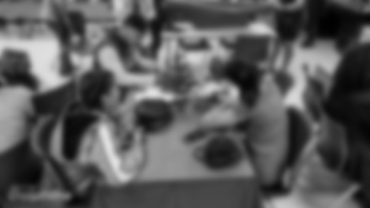 122018-KennyStillsHolidayEvent-CG0076