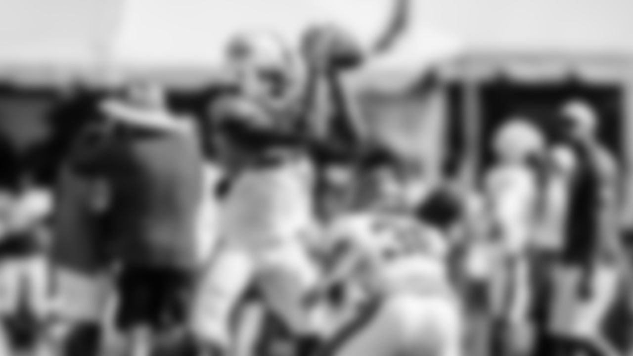 220810-TrainingCampJointPracticeBucs-BA023-2