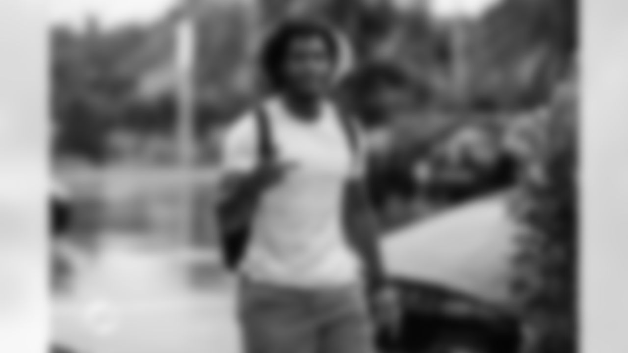 220726-TrainingCampArrivals-BA001