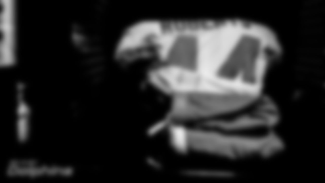 L1940702