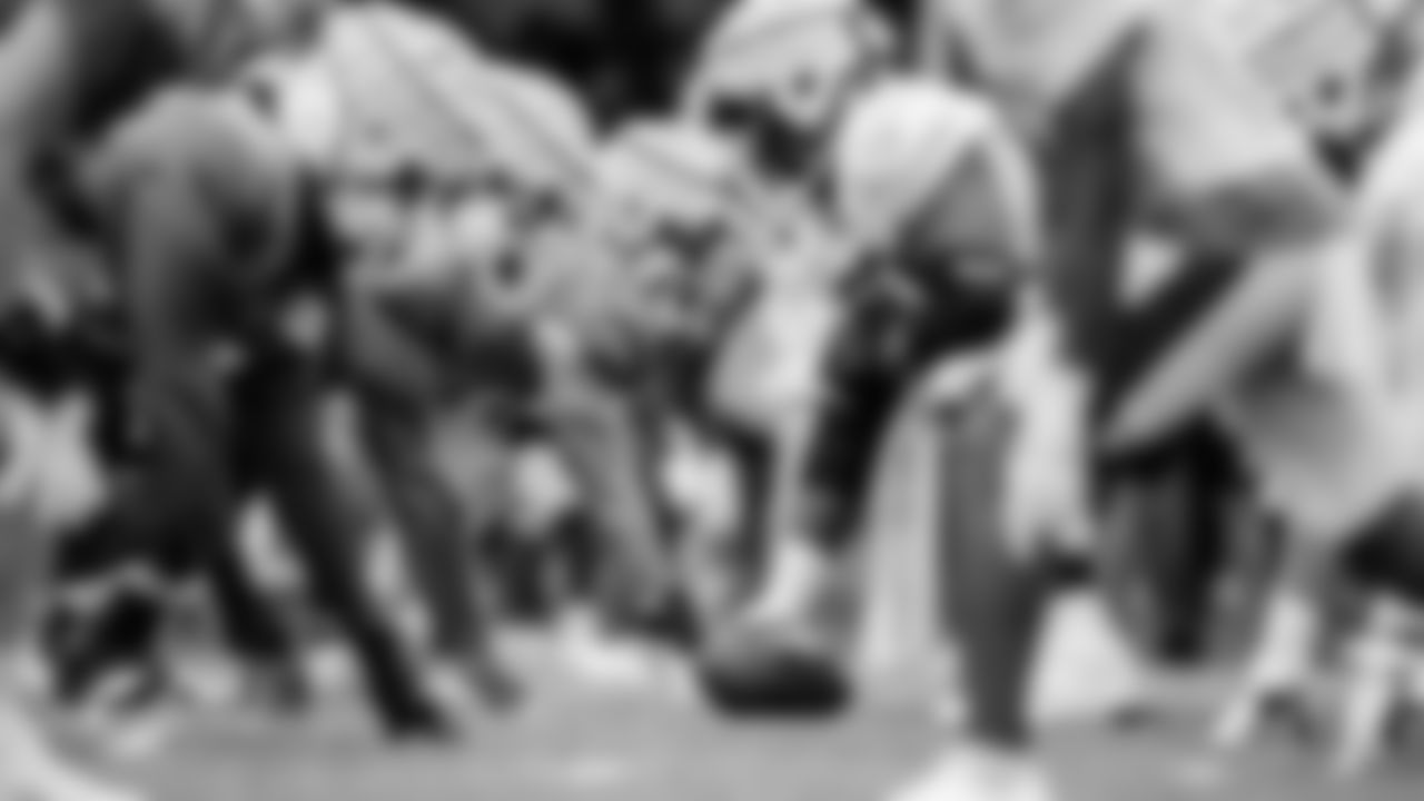 220811-TrainingCampJointPracticeBucs-BA048