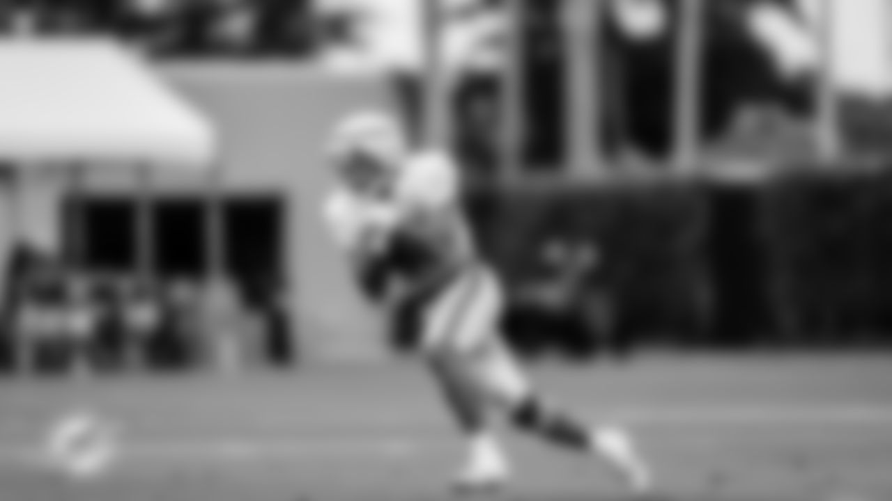ÅÝܽÊÓÆµ Dolphins tight end Julian Hill (89) runs the ball during the NFL team's training camp, Tuesday, Aug. 1, 2023, in ÅÝܽÊÓÆµ Gardens, Fla. (Brennan Asplen/ÅÝܽÊÓÆµ Dolphins)