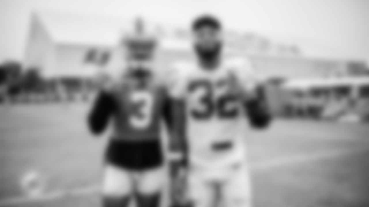 220811-TrainingCampJointPracticeBucs-BA066