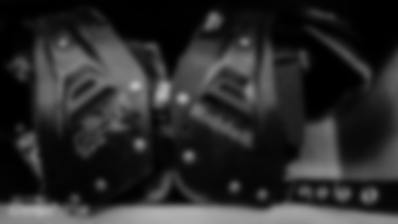 L1910561