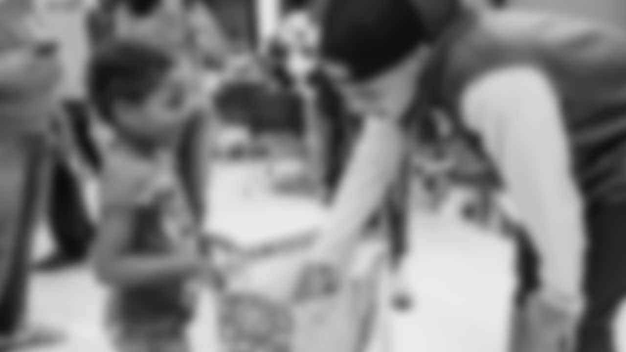122018-KennyStillsHolidayEvent-CG0184