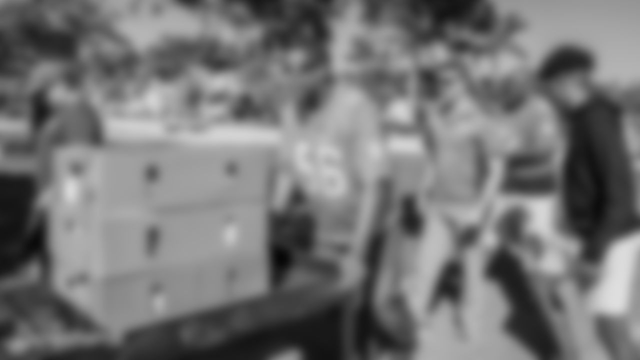 111618-TurkeyGiveaway-CG4094