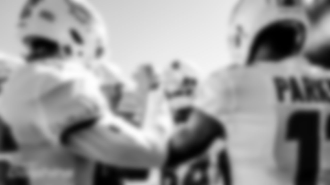 Huddle during a Week 5 NFL football game against the San Francisco 49ers on Sunday, October 11th, 2020 at Levi's Stadium in Santa Clara, CA. (Carlos Goldman/Miami Dolphins)