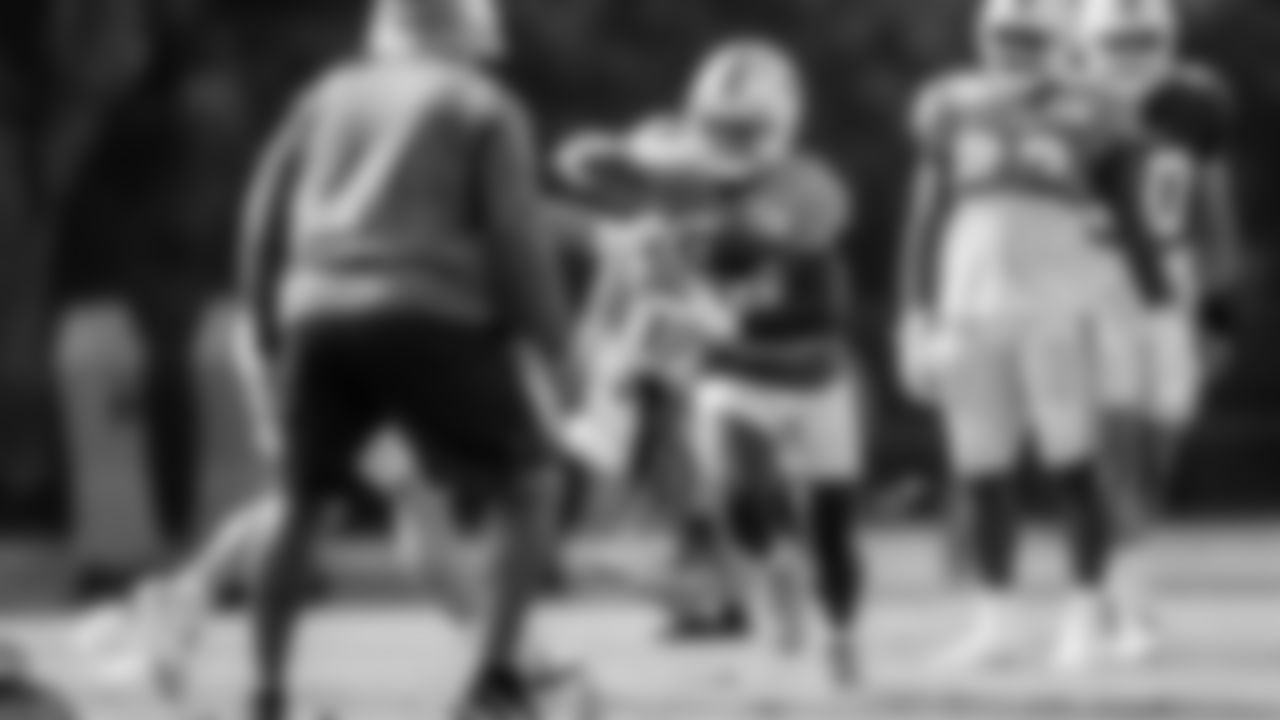 220810-TrainingCampJointPracticeBucs-BA009-2