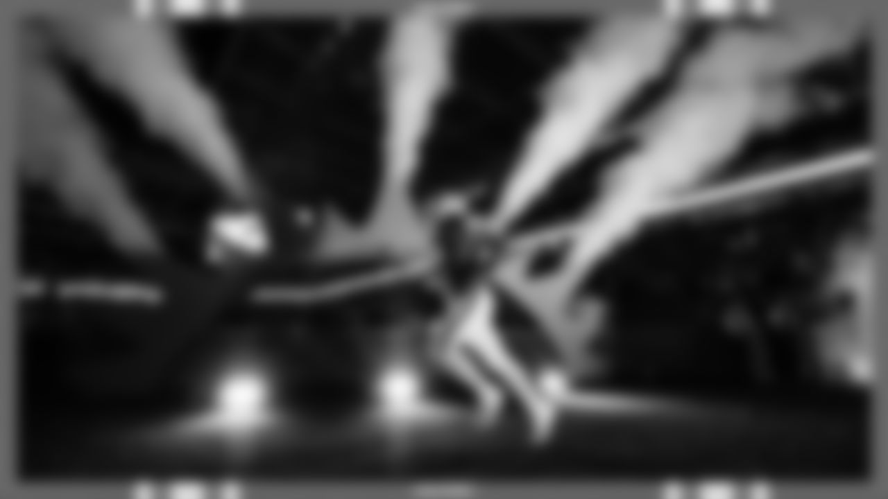 ]Ƶ quarterback Tua Tagovailoa (1) during an NFL football game against the Pittsburgh Steelers Sunday, October 23rd, 2022 in Miami Gardens, Fla. (Robby Illanes/Ƶ)