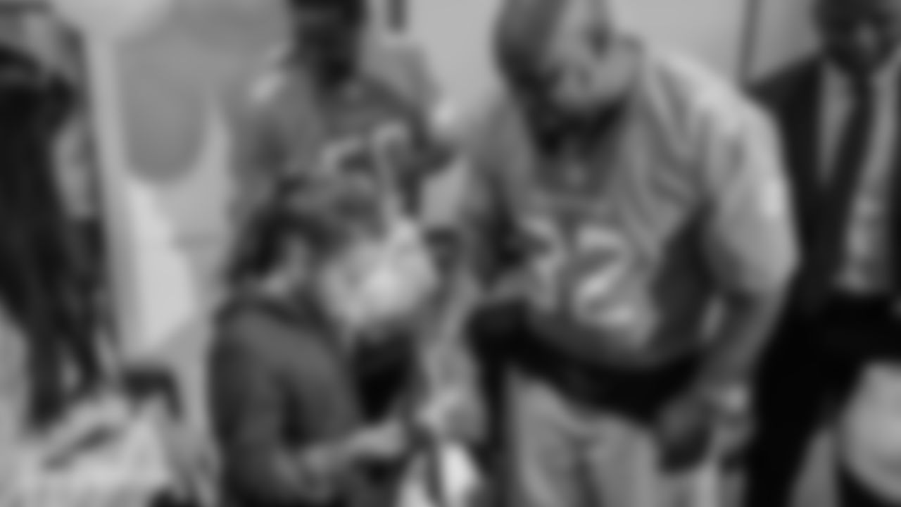 111618-TurkeyGiveaway-CG4108