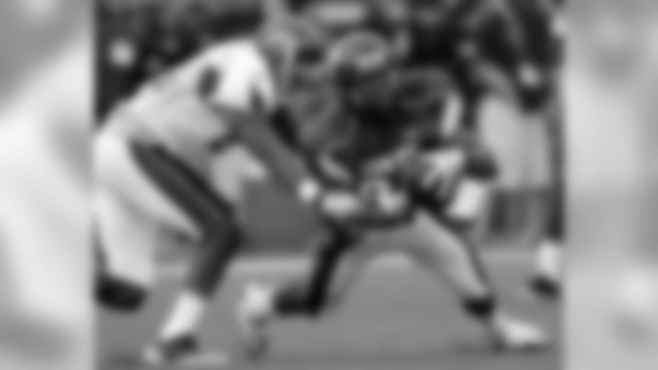 TCU WR Jeremy Kerley makes a nice play in front of USC CB Shareece Wright