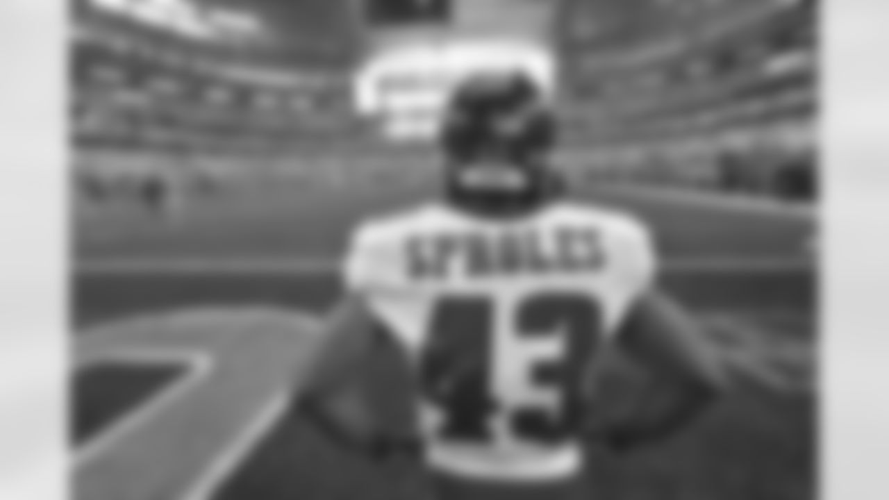 RB Darren Sproles waits for kickoff