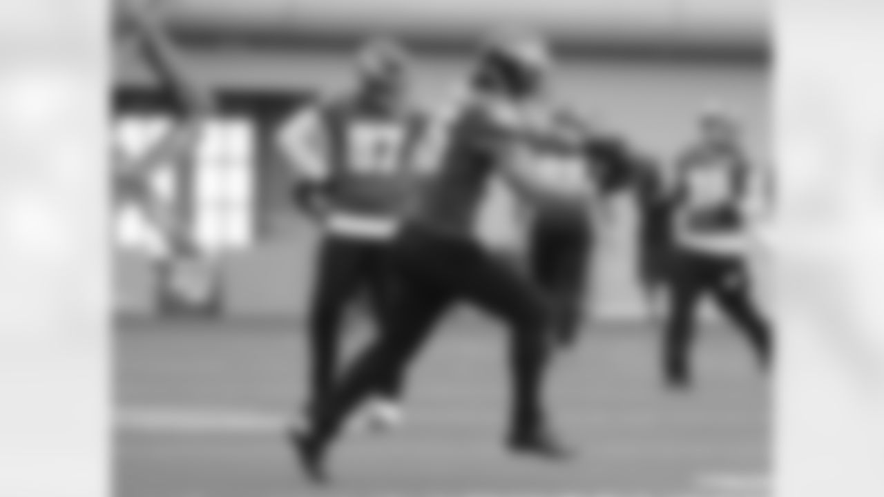 TE James Casey making a catch on the run