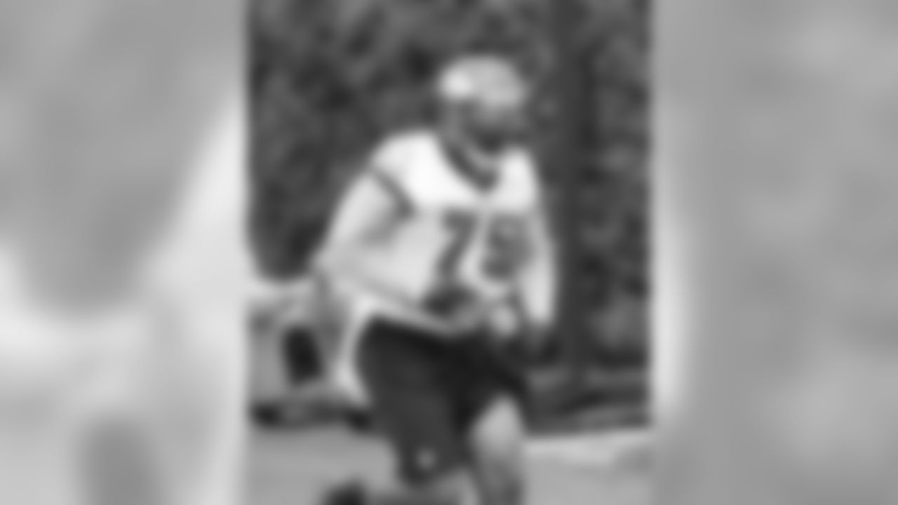 DE Vinny Curry