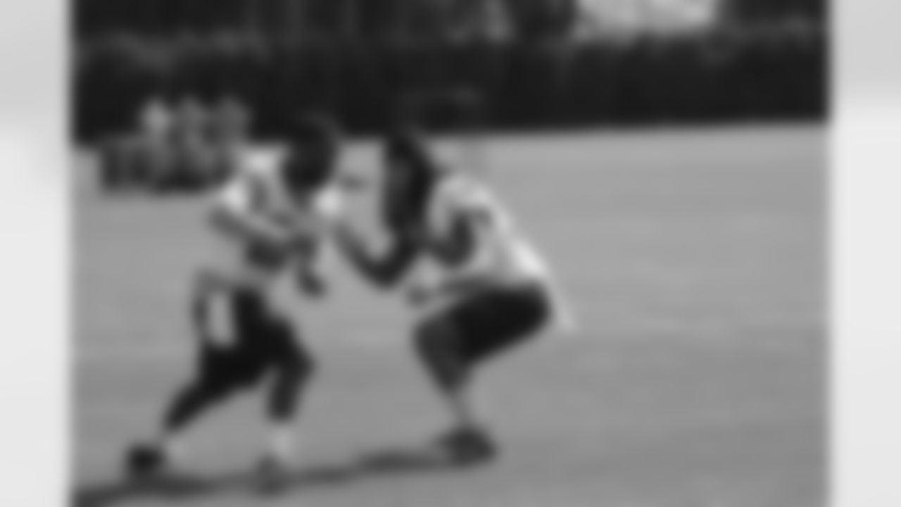 DB Walter Thurmond teaches DB Denzel Rice