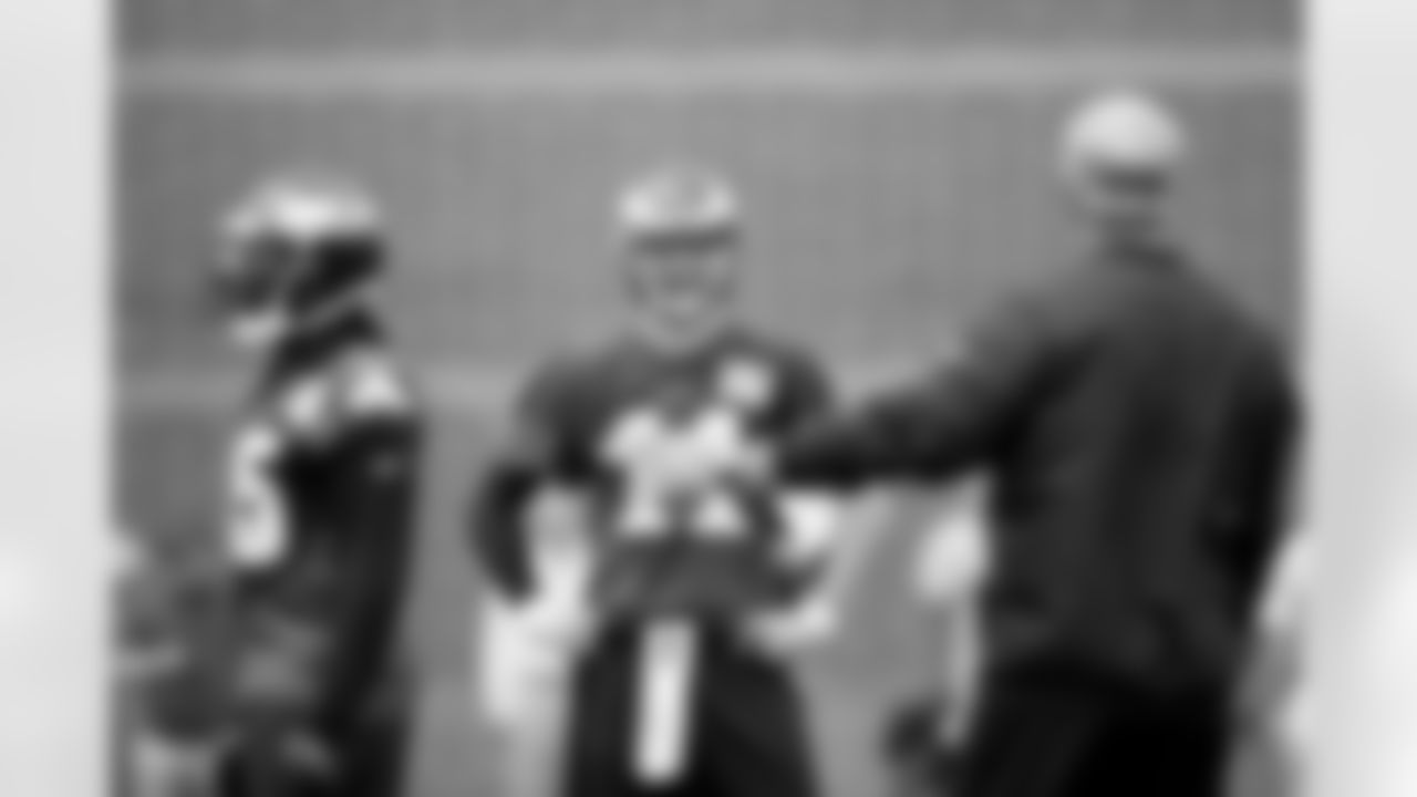 QB Carson Wentz