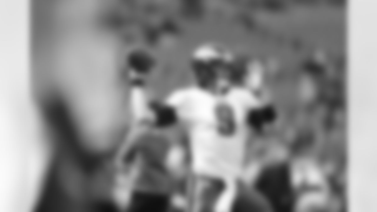 QB Nick Foles