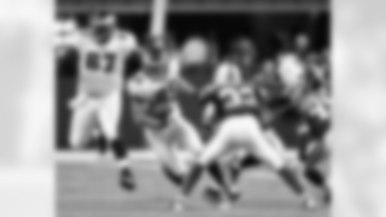 TE Rob Myers with a reception