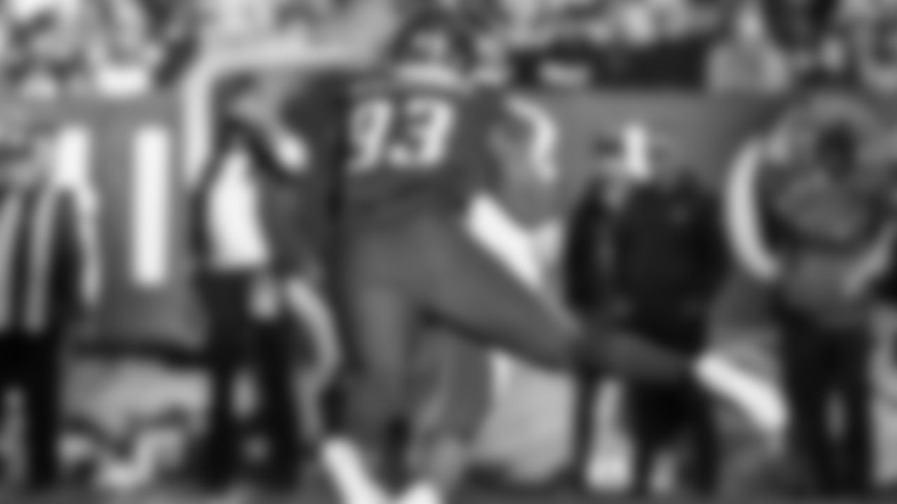 DT Milton Williams