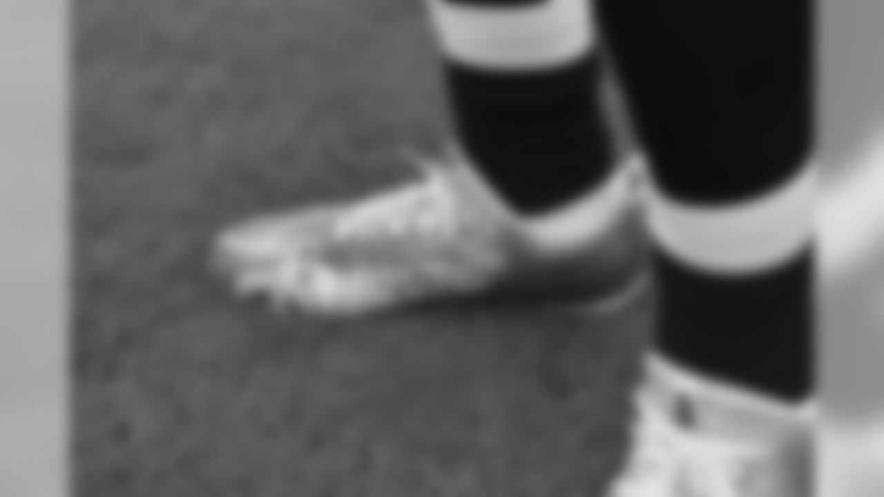 S Rodney McLeod rocked these fresh blue cleats to encourage individuals with pancreatic cancer.
