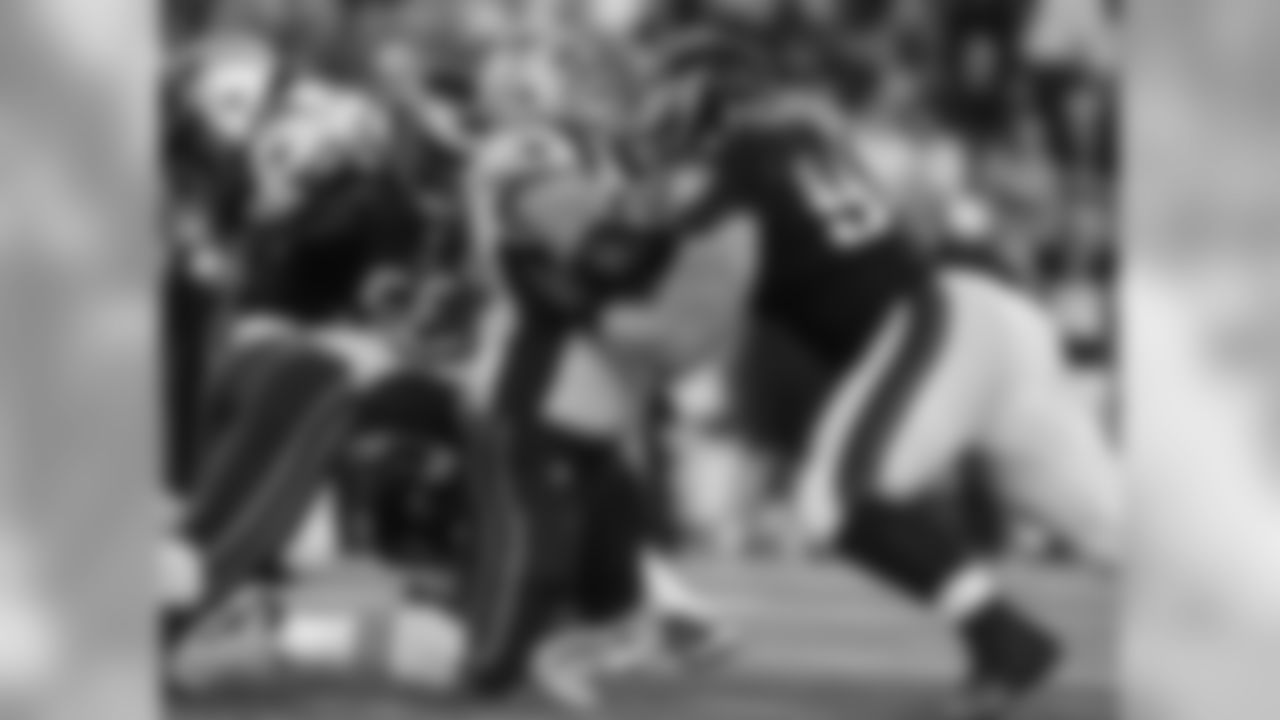 DT Beau Allen showing his strength in this year's preseason game in New England