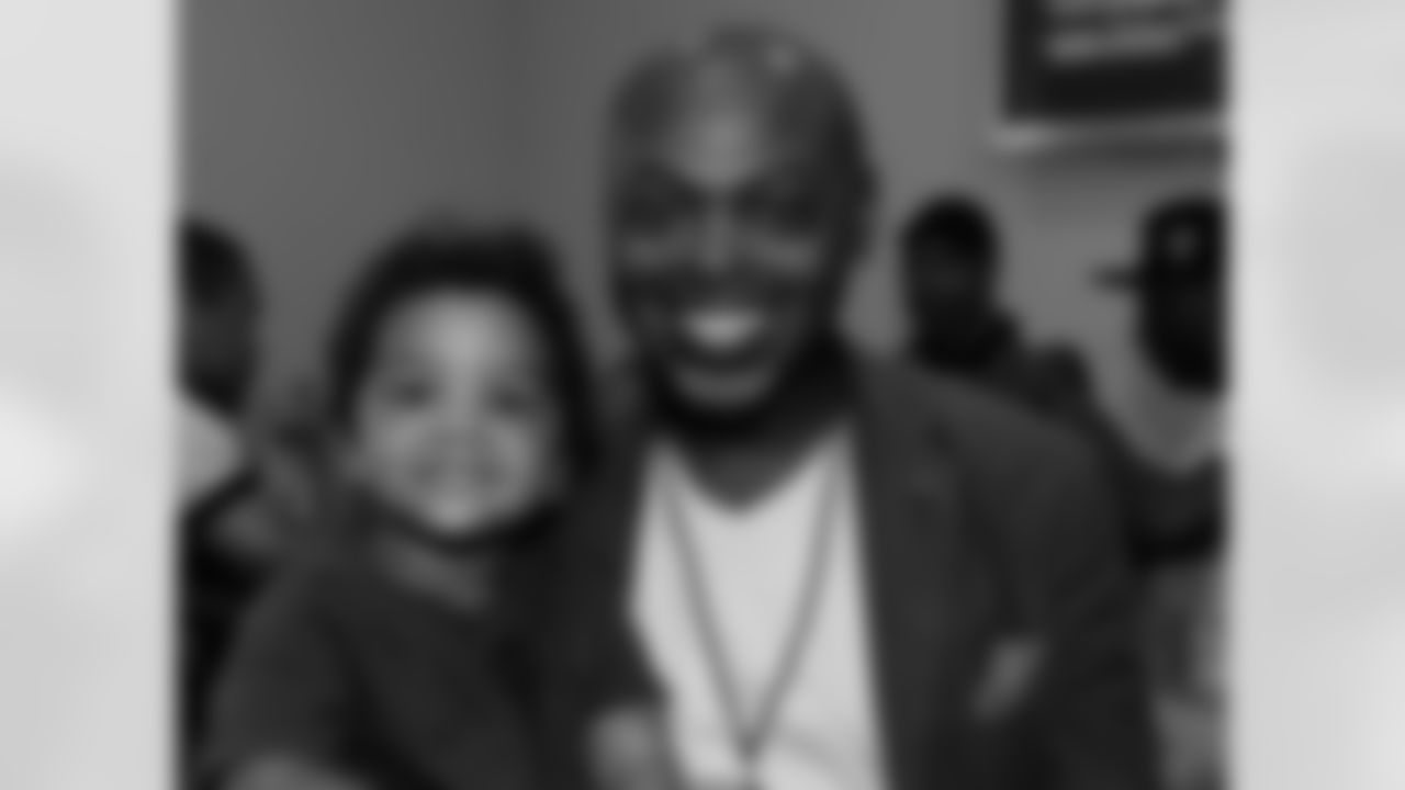 Former WR Fred Barnett