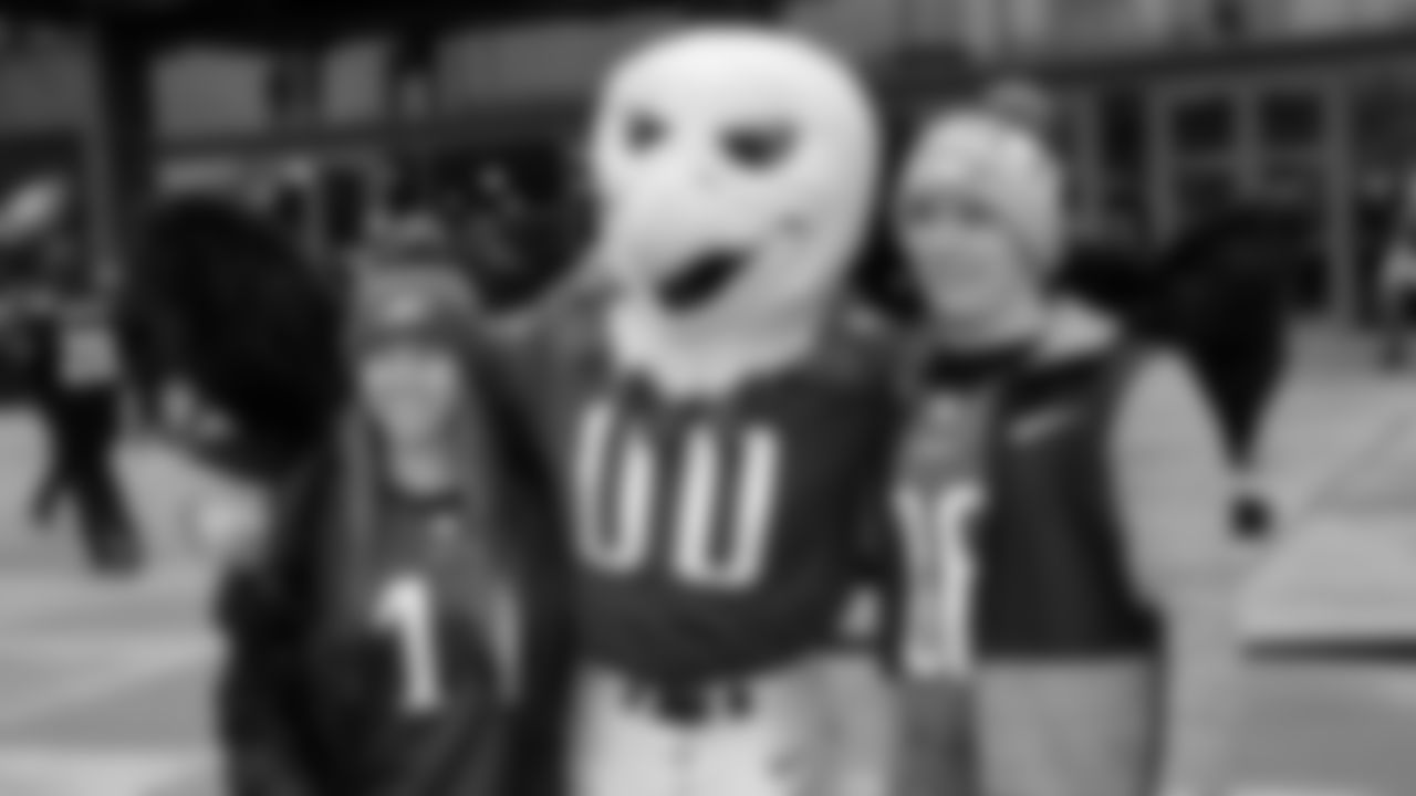 SWOOP with a pair of Eagles fans
Philadelphia Eagles vs. Seattle Seahawks at Lincoln Financial Field on November 24, 2019