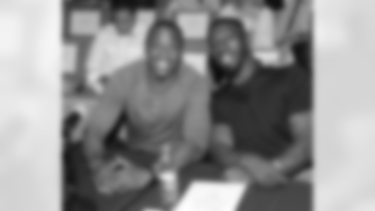 Eagles alum Correll Buckhalter and Derrick Burgess were two of the celebrity judges