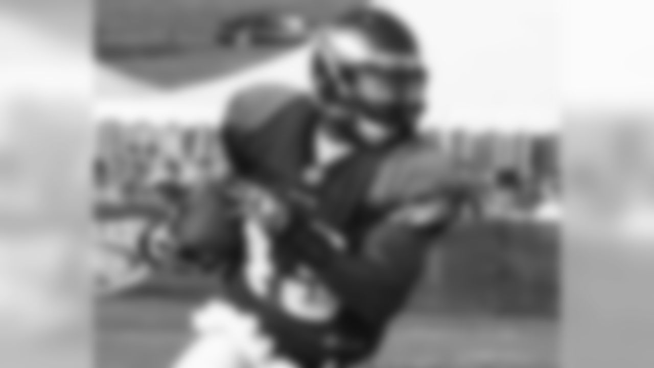 FB Leonard Weaver looks ahead
