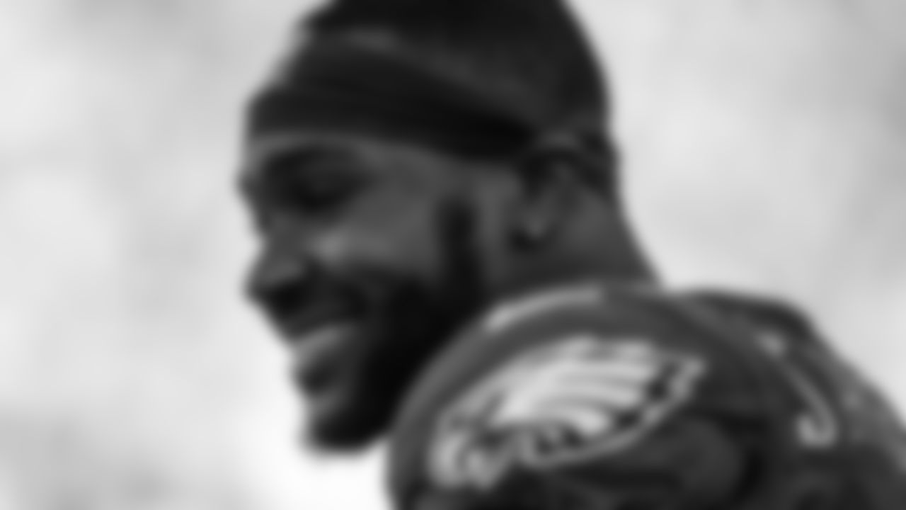 RB Miles Sanders smiles from the sidelines