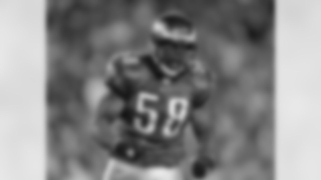 DE Trent Cole fired up in regular-season finale vs. Dallas