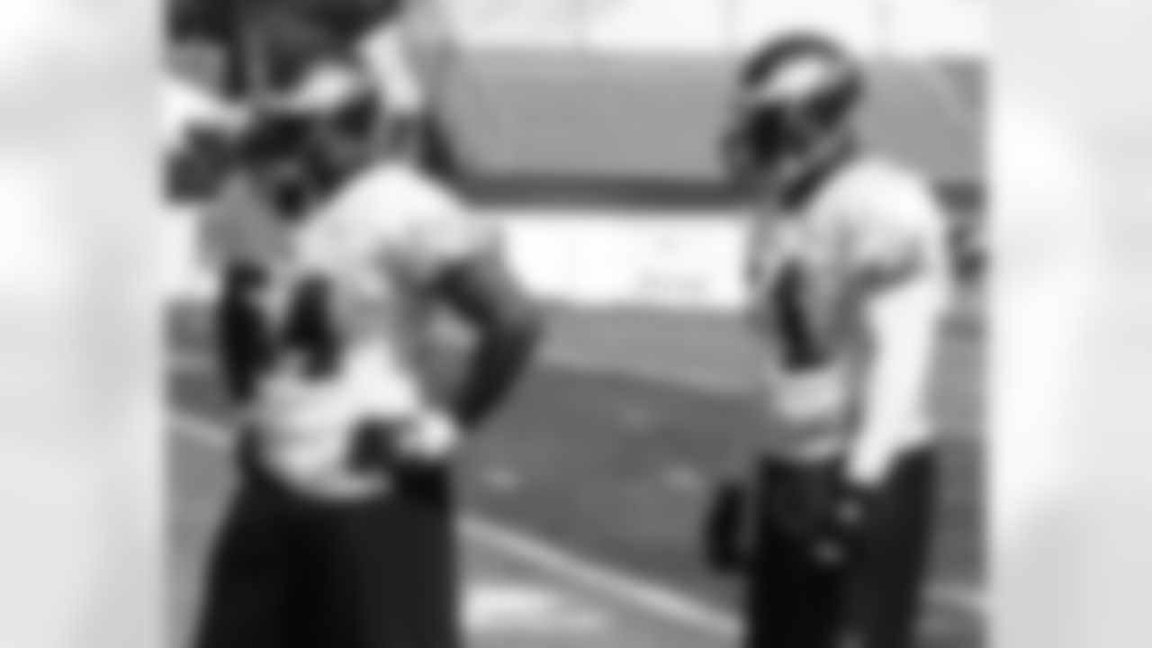 Linebackers Jeremiah Trotter and Takeo Spikes