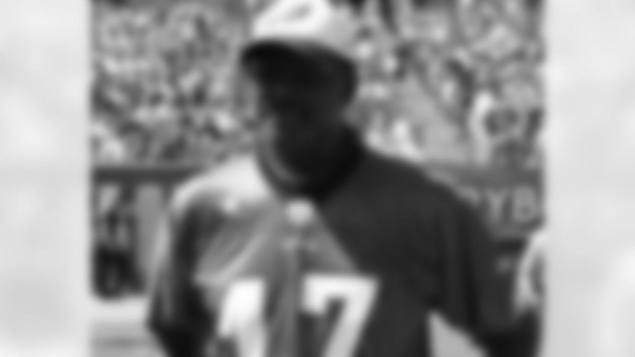 All-time leading receiver Harold Carmichael