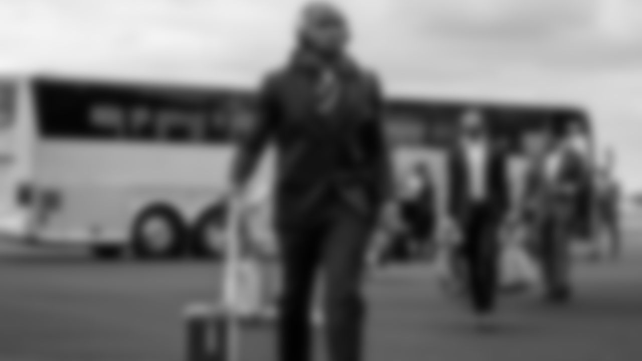LB Nigel Bradham