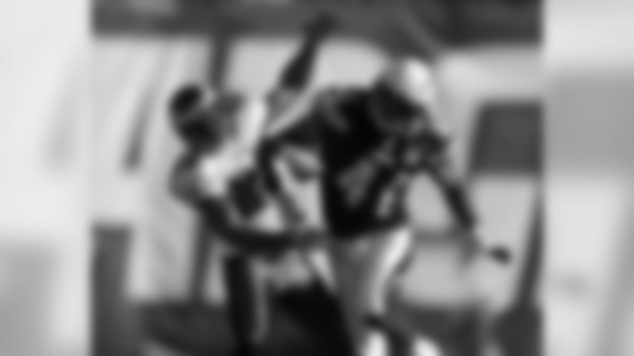 CB Ramzee Robinson in his first action as an Eagle