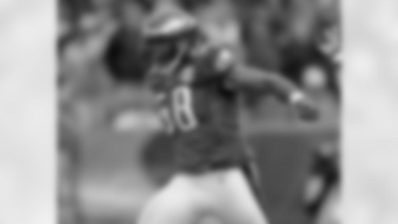 DE Trent Cole ... fired up
