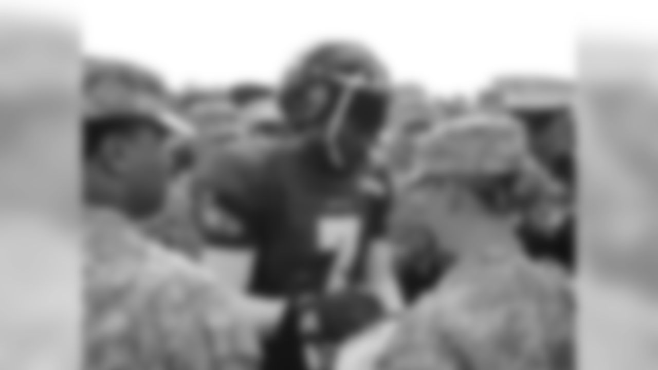 QB Michael Vick