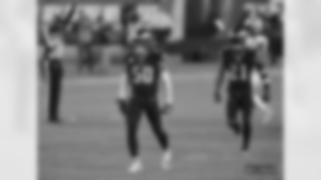 LB Duke Riley: "My Daddy made a Baller and my Momma raised a Soulja‼️"