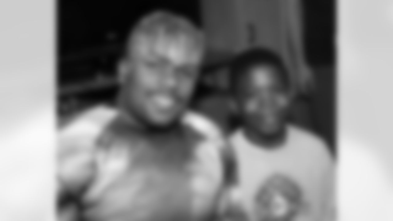 The Incredible Demps hangs out